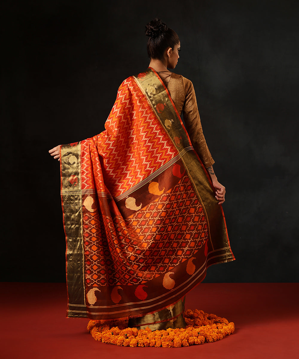 Handloom_Orange_Double_Shade_Pure_Mulberry_Silk_Patola_Saree_With_Gold_Tissue_Border_WeaverStory_03
