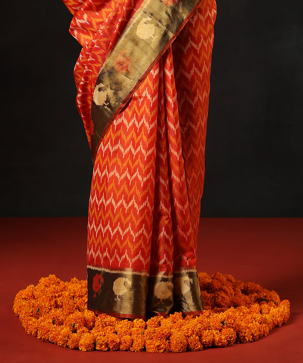 Handloom_Orange_Double_Shade_Pure_Mulberry_Silk_Patola_Saree_With_Gold_Tissue_Border_WeaverStory_04