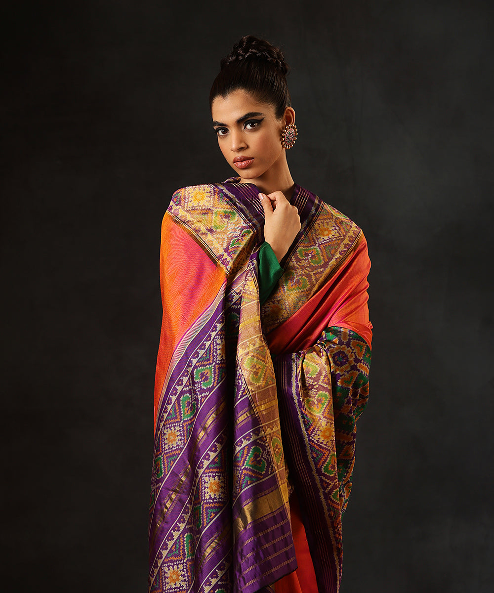 HandloomPurple_And_Pink_Double_ShadePureMulberry_Silk_Single_Ikat_Patola_Saree_WithPurple_GreenBorder_WeaverStory_01