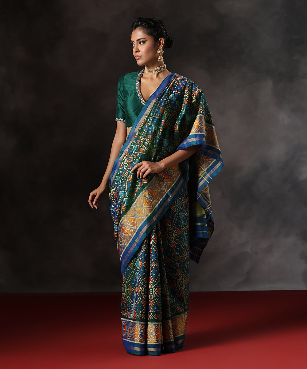 Peacock_Blue_Double_Shade_Handloom_Pure_Mulbery_Silk_Single_Ikat_Patola_Saree_With_Tissue_Border_WeaverStory_02