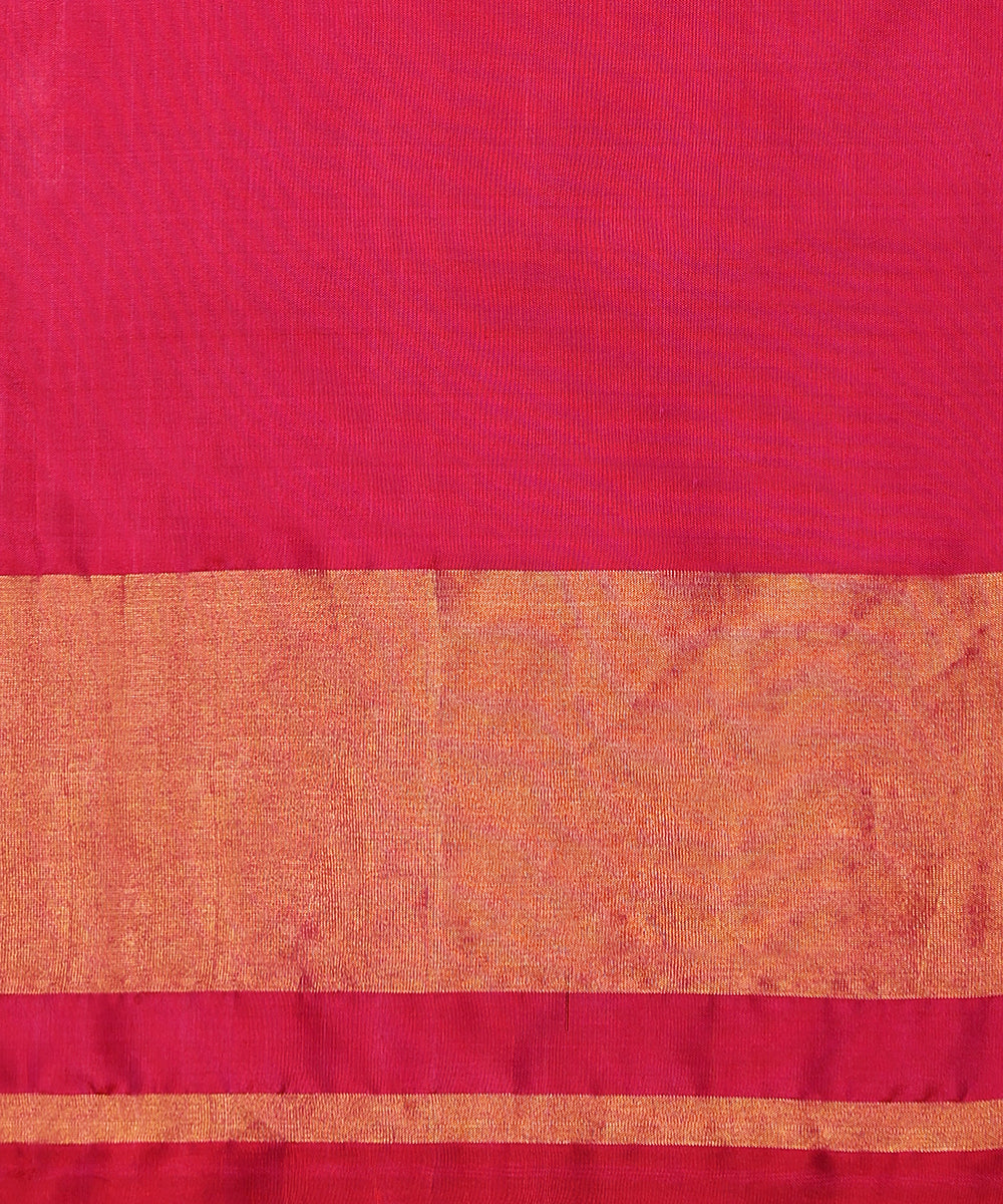 Green_Handloom_PureMulberry_Silk_Single_Ikat_Patola_Saree_With_Pink_Tissue_Border_WeaverStory_05