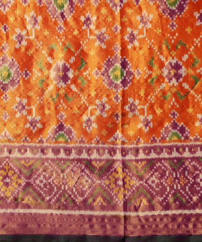 Handloom_Orange_And_Lavender_Tissue_Silk_Single_Ikat_Patola_Saree_With_Green_Selvedge_WeaverStory_05