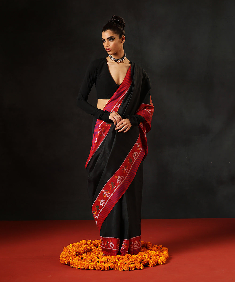 Black_HandloomPure_MulberrySilk_Single_Ikat_Patola_Saree_With_Maroon_Border_And_Pallu_With_Animal_Motifs_WeaverStory_02