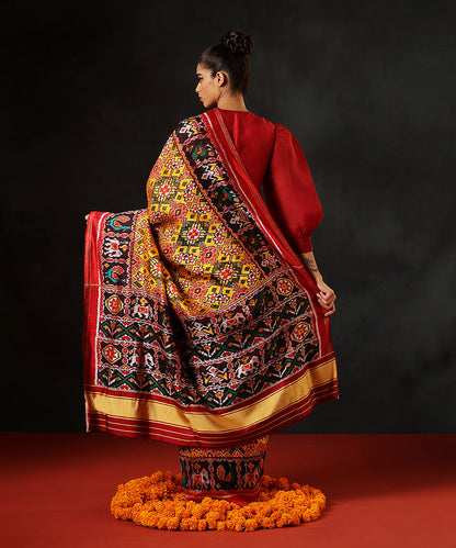 Handloom_Mustard_Pure_Mulberry_Silk_Single_Ikat_Patola_Saree_With_Twill_Weave_And_Red_Border_WeaverStory_03