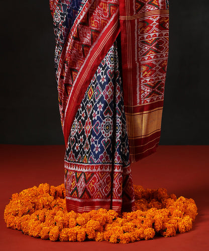 HandloomBlue_And_Red_Double_Wear_Pure_Mulberry_SilkIkat_Patola_Saree_With_Twill_Weave_And_Maroon_Border_WeaverStory_04