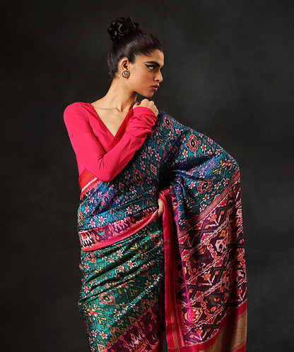 Handloom_Teal_Blue_And_Green_Double_Wear_Pure_Mulberry_Silk_Ikat_PatolaPatola_Saree_With_Pink_Border_WeaverStory_01