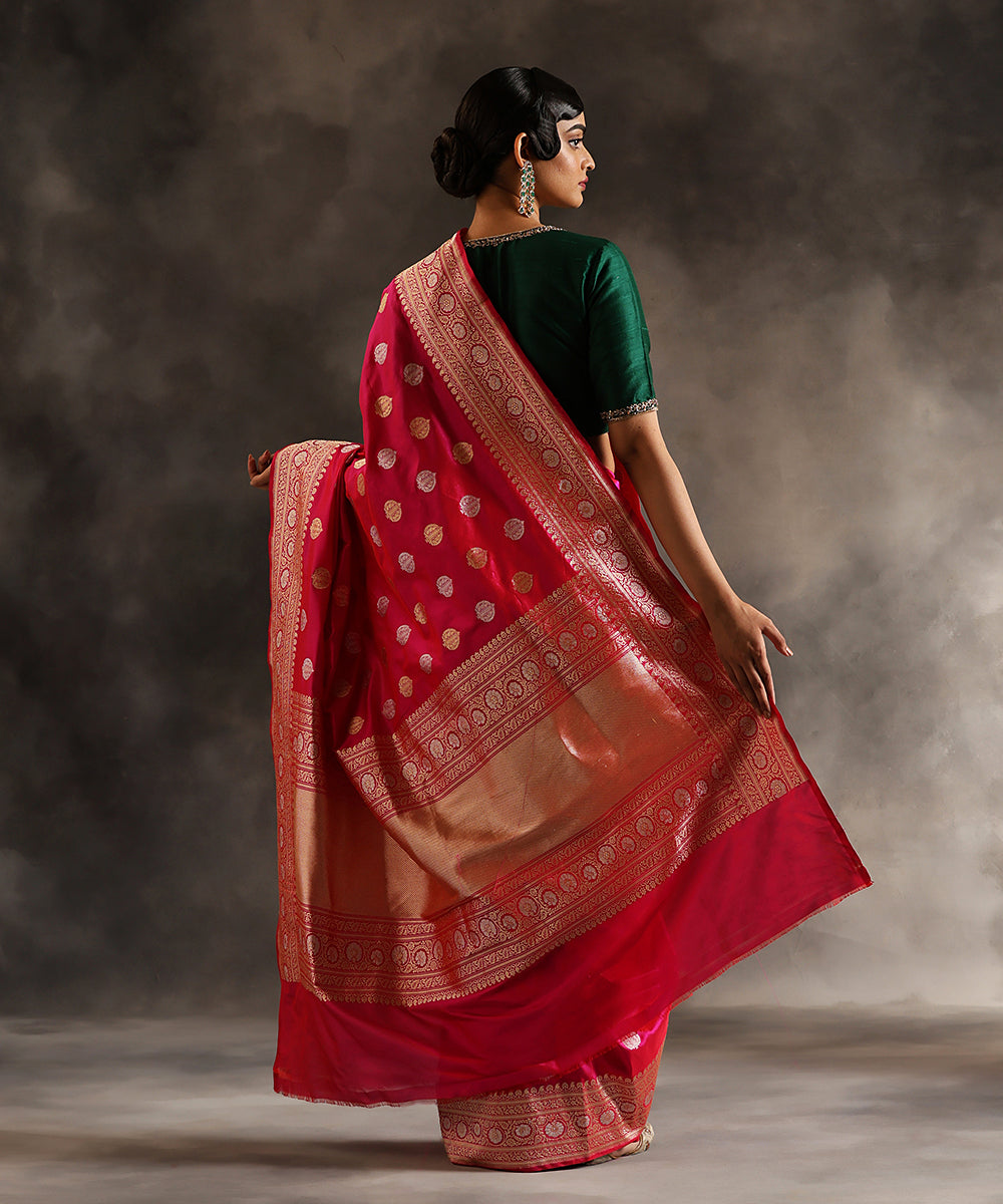 Handloom_Rani_Pink_Pure_Katan_Silk_Banarasi_Saree_With_Sona_Rupa_Kadhwa_Booti_WeaverStory_03