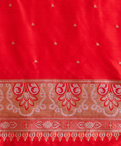 Handloom_Red_And_Orange_Pure_Katan_Silk_Banarasi_Tanchoi_Saree_With_Mughal_Motifs_WeaverStory_05