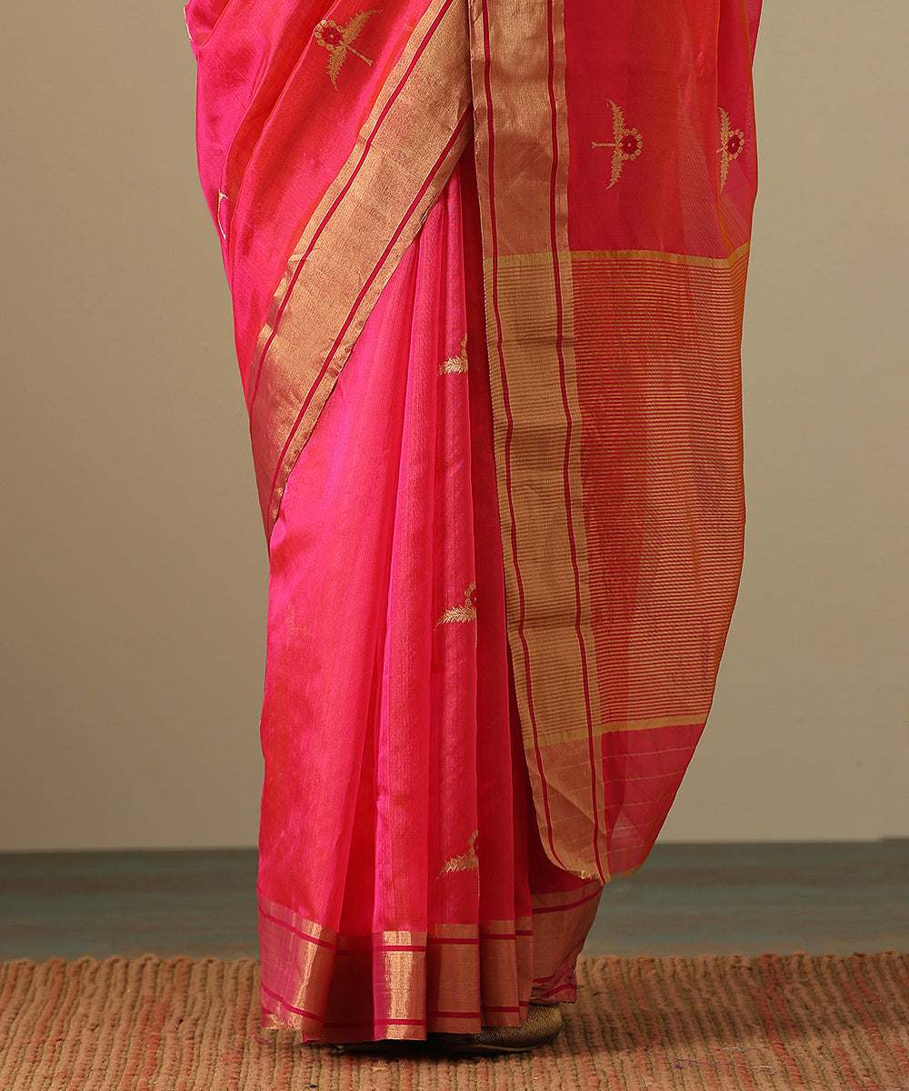 Handloom_Rani_Pink_Double_Shade_Pure_Chanderi_Silk_Saree_With_Two_Leaf_Flower_And_Meena_WeaverStory_05