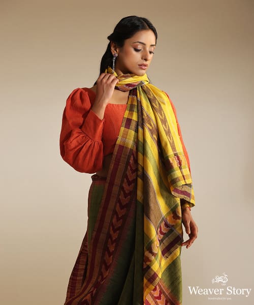 Green_Handloom_Pure_Tussar_Silk_Saree_With_Ikat_Dhanapatra_Design_WeaverStory_01