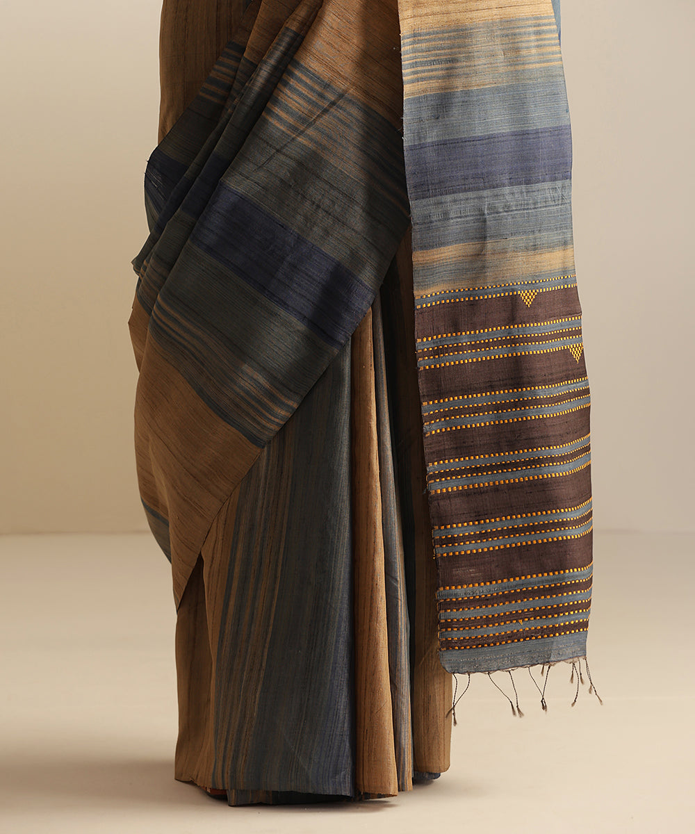 Handloom_Beige_And_Blue_Handspun_Tussar_Silk_Saree_With_Extra_Weft_WeaverStory_04