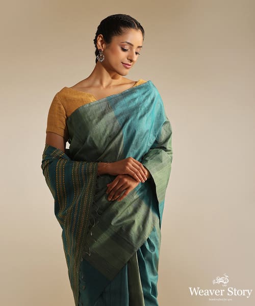 Blue_And_Green_Handspun_Gradient_Hues_Tussar_Silk_Saree_With_Extra_Weft_WeaverStory_01