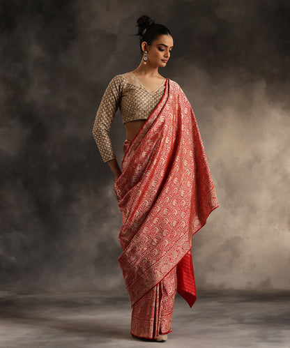 Red_Handloom_Pure_Katan_Silk_Shikargah_Banarasi_Saree_With_All_Over_Zari_WeaverStory_02