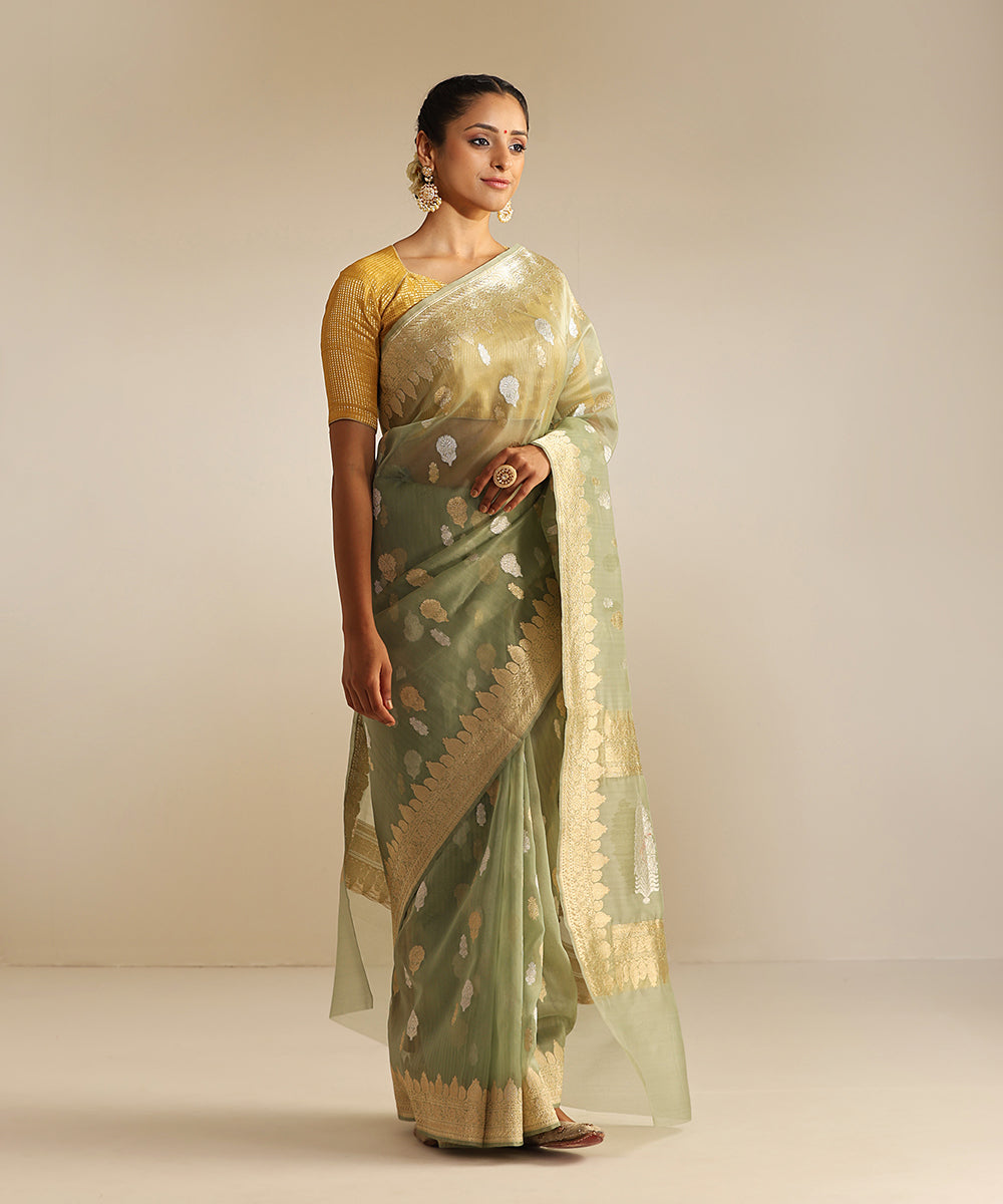 Handloom_Pastel_Powder_Green_Pure_Kora_Silk_Banarasi_Saree_With_Silver_And_Gold_Kadhwa_Booti_WeaverStory_02