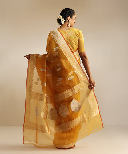 Mustard_Handloom_Pure_Kora_Silk_Banarasi_Saree_With_Silver_And_Gold_Kadhwa_Booti_WeaverStory_03