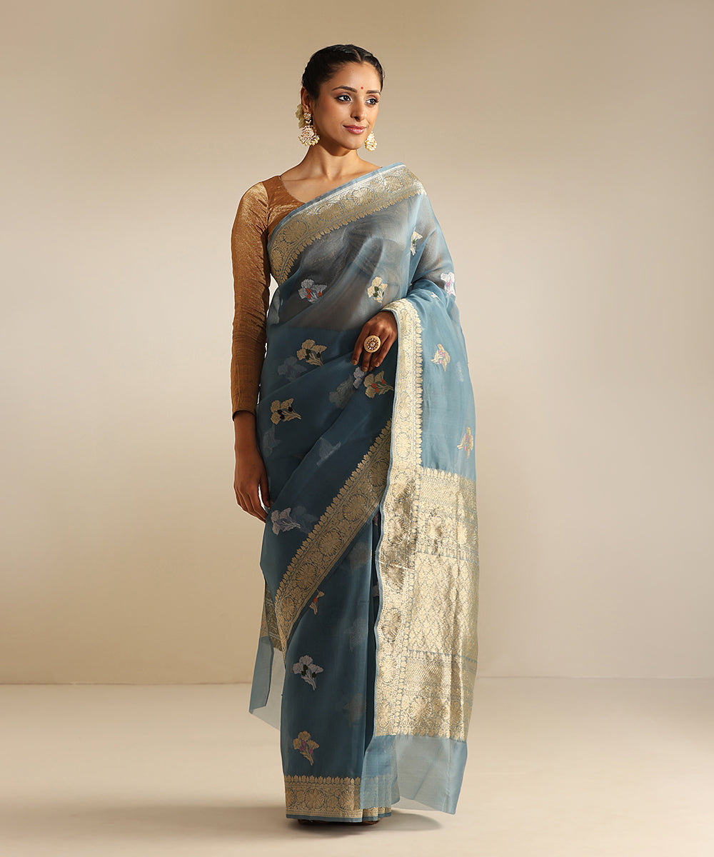 Handloom_Powder_Blue_Pure_Kora_Silk_Banarasi_Saree_With_Silver_And_Gold_Kadhwa_Booti_WeaverStory_02