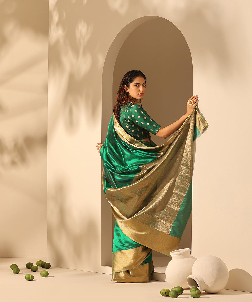 Dark_Green_Handloom_Pure_Plain_Chanderi_Saree_With_6_Inches_Border_WeaverStory_03