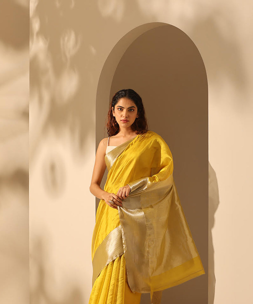 Olive_Handloom_Pure_Plain_Chanderi_Silk_Saree_With_6_Inches_Border_WeaverStory_01