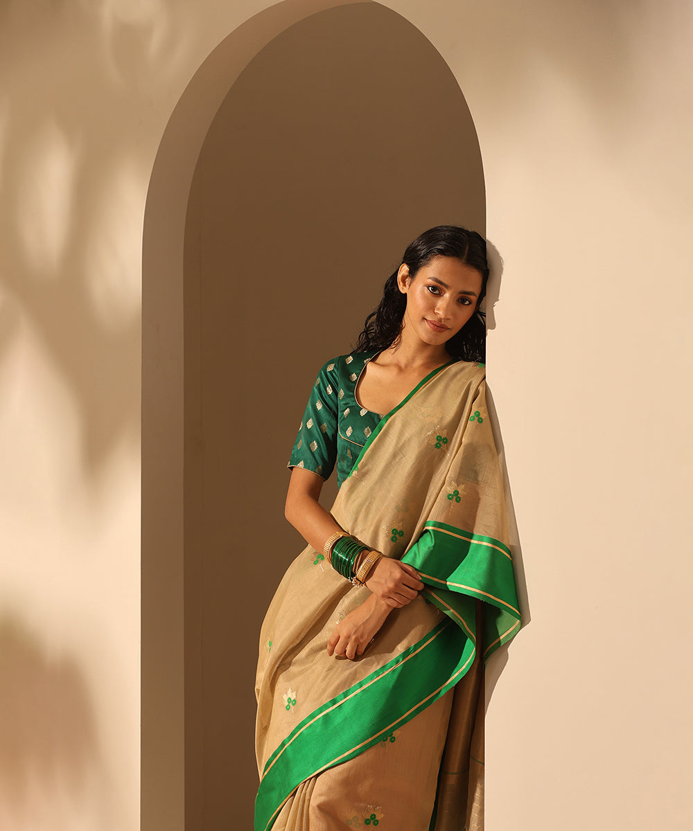 Handloom_Pastel_Beige_Pure_Chanderi_Silk_Saree_With_Three_Flower_Booti_WeaverStory_01