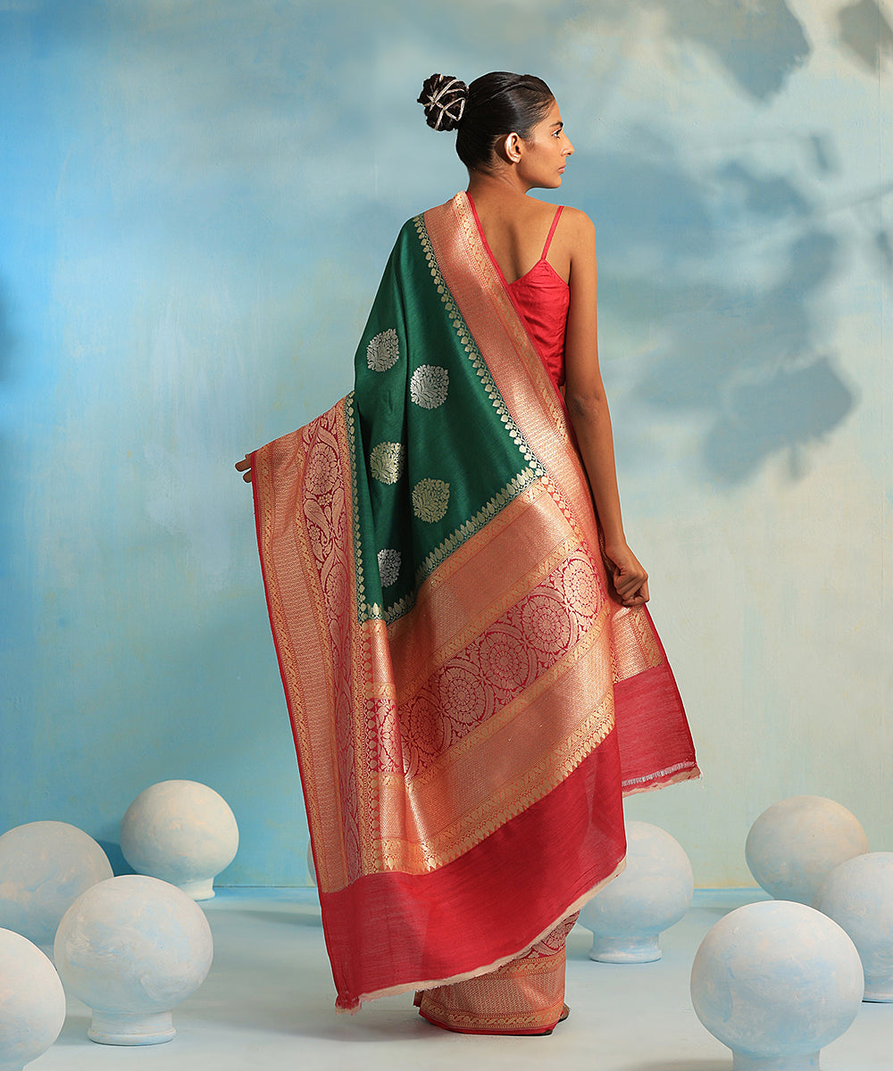 Handloom_Green_Pure_Tussar_Georgette_Banarasi_Saree_With_Kadhwa_Booti_WeaverStory_03