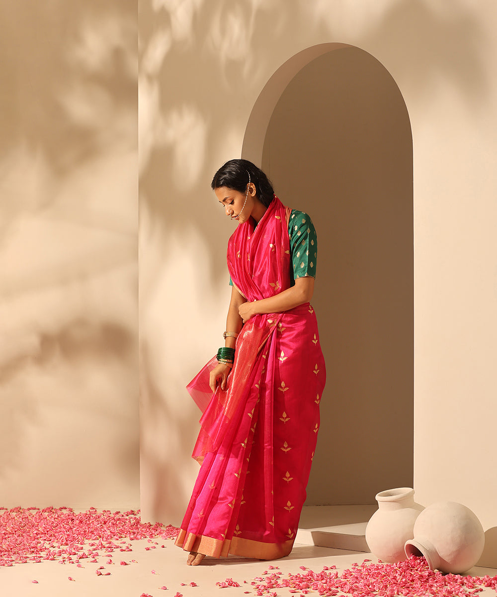 Handloom_Hot_Pink_Pure_Chanderi_Silk_Saree_With_All_Over_Three_Leaf_Golden_Booti_WeaverStory_03