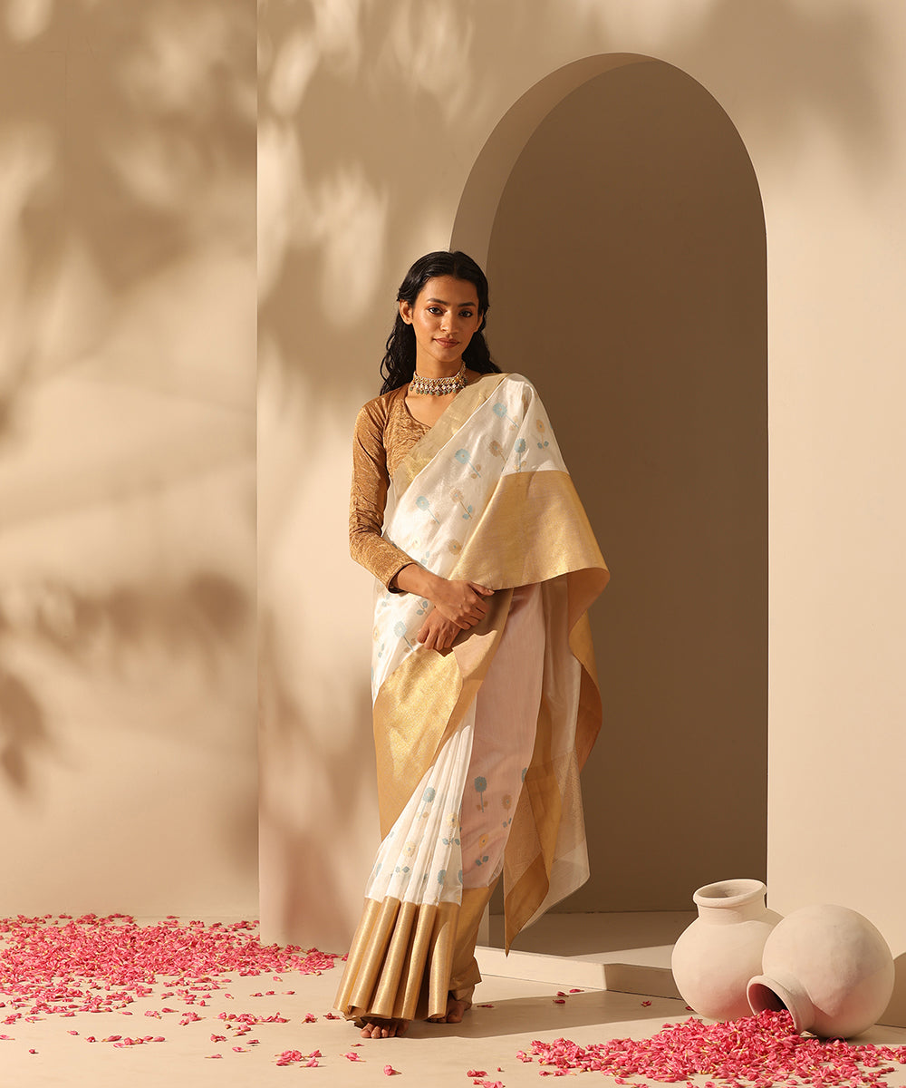 Handloom_Offwhite_And_Powder_Blue_Pure_Chanderi_Silk_Saree_With_Broad_Border_WeaverStory_02