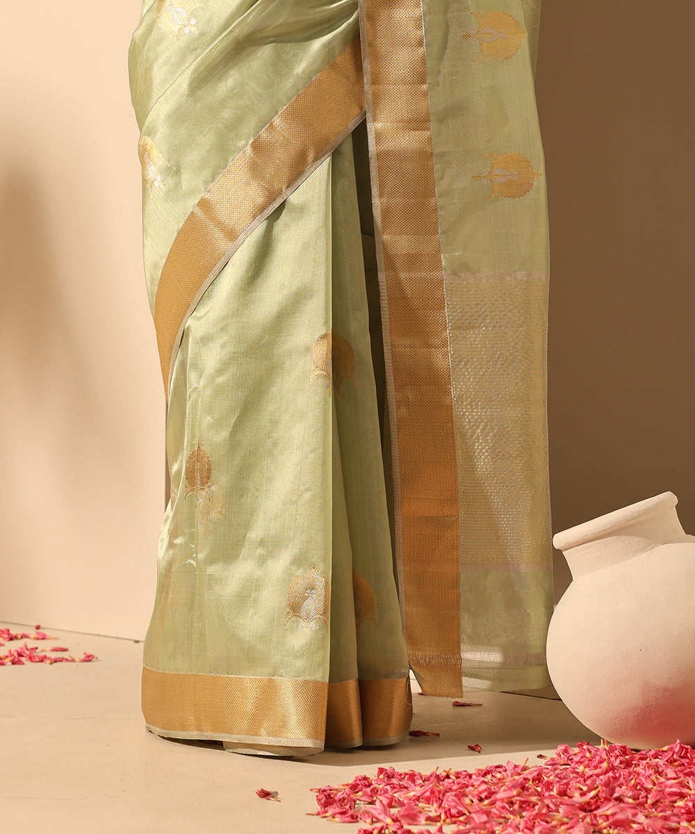 Handloom_Pista_Green_Pure_Chanderi_Silk_Saree_With_Gold_And_Silver_Booti_WeaverStory_04