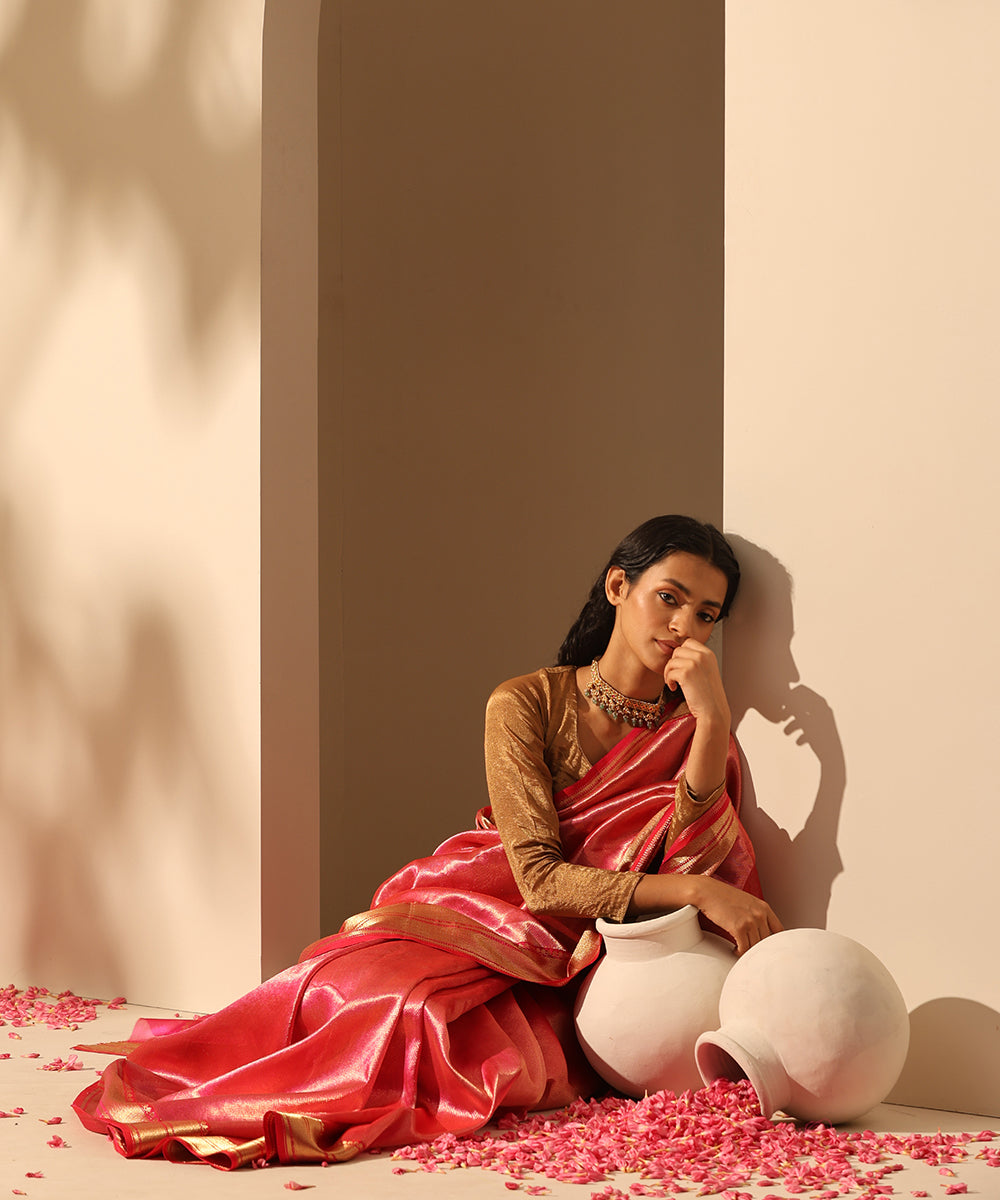 Handloom_Rani_Pink_Pure_Chanderi_Silk_Kimkhab_Saree_With_All_Over_Zari_Work_WeaverStory_01