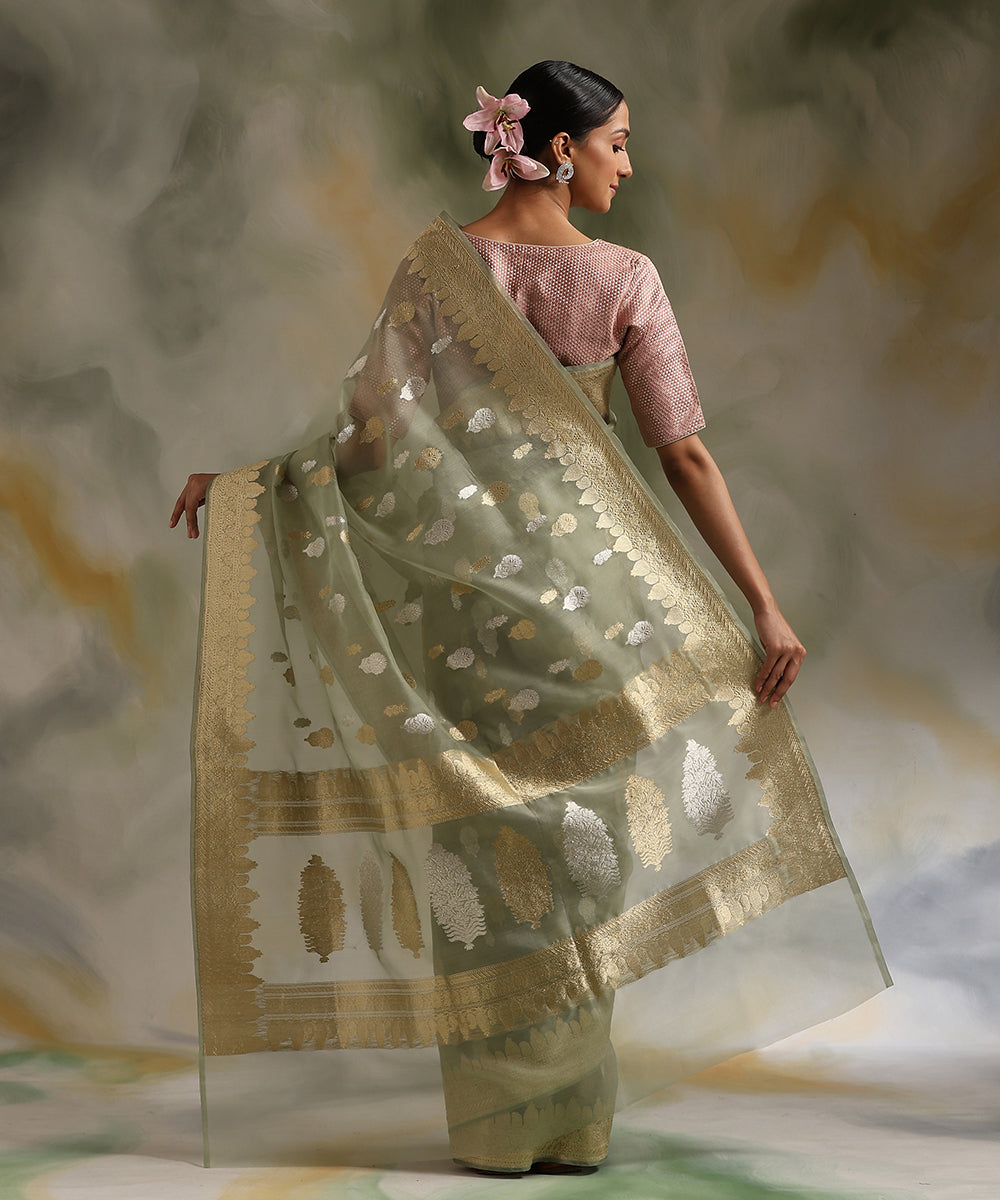 Pistachio_Green_Handloom_Pure_Kora_Silk_Banarasi_Saree_With_Floral_Border_WeaverStory_03