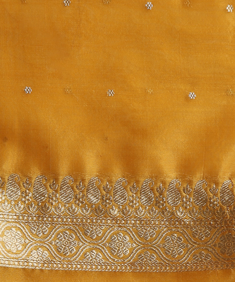 Mustard_Handloom_Pure_Kora_Silk_Banarasi_Saree_With_Zari_Booti_WeaverStory_05