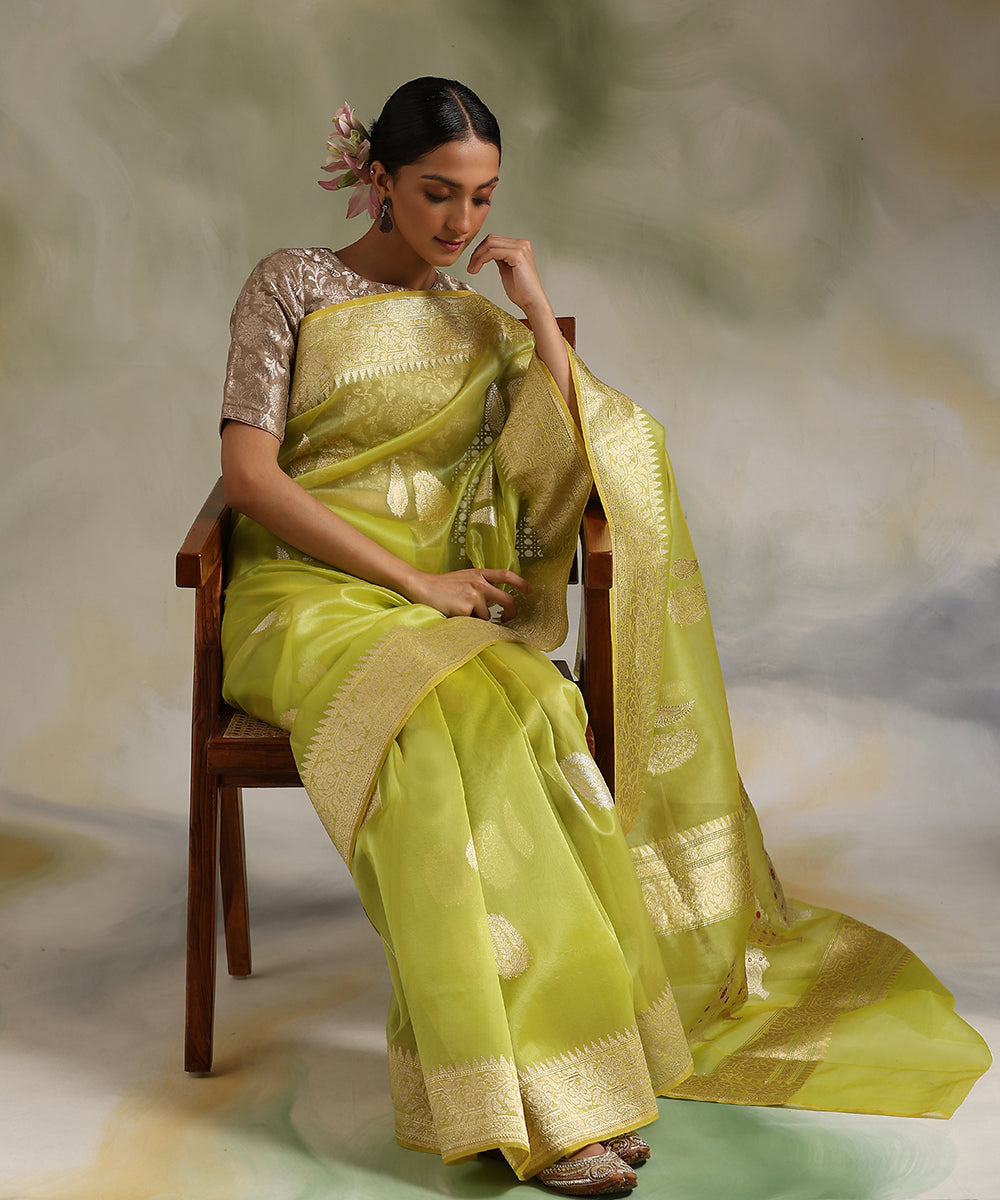 Handloom_Lime_Green_Pure_Kora_Silk_Banarasi_Saree_With_Floral_Border_And_Booti_WeaverStory_01