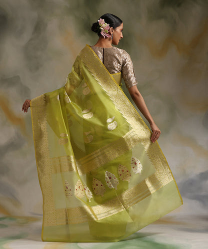 Handloom_Lime_Green_Pure_Kora_Silk_Banarasi_Saree_With_Floral_Border_And_Booti_WeaverStory_03