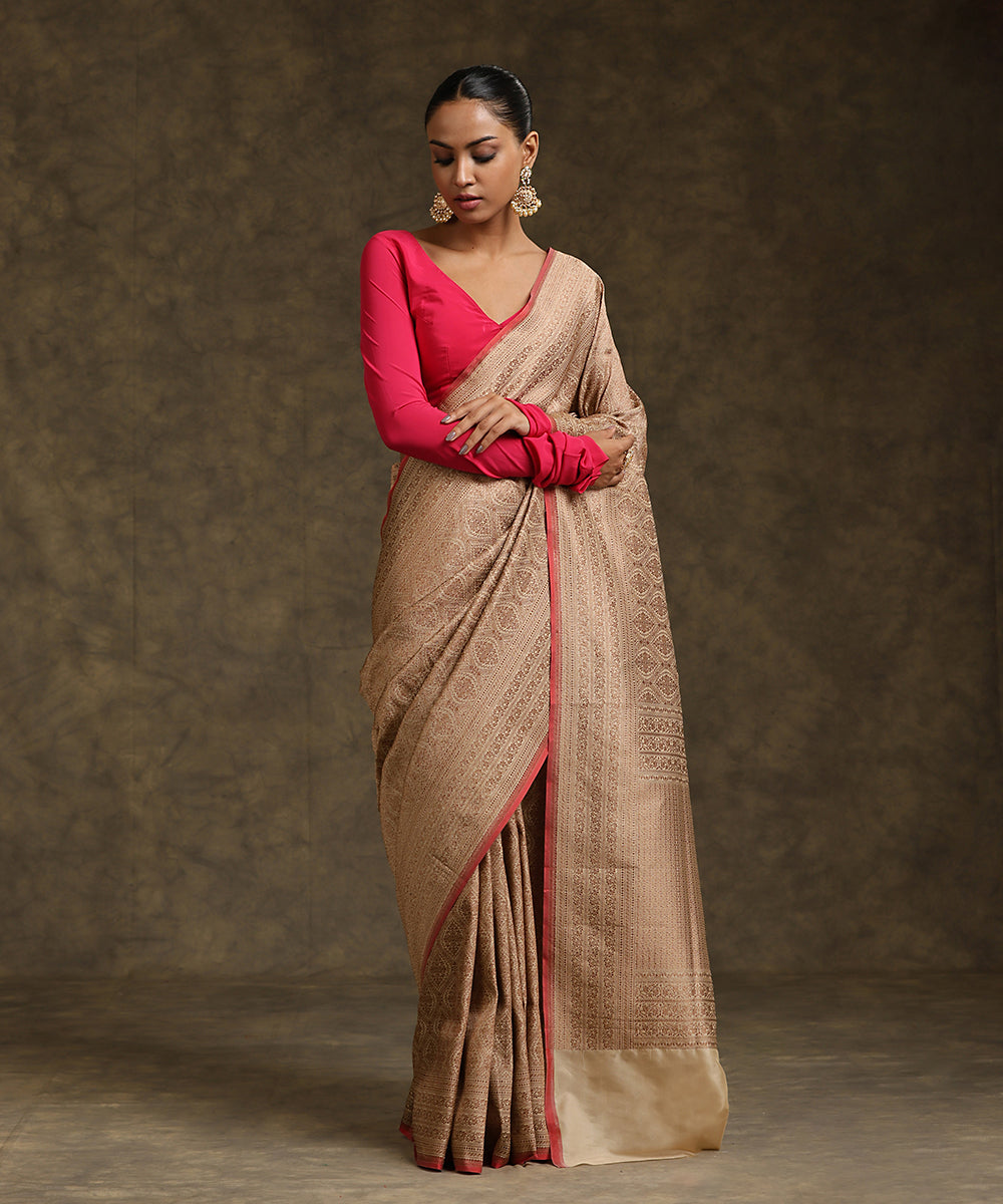 Cream_Handloom_Pure_Katan_Silk_Kimkhab_Banarasi_Saree_And_Red_Selvedge_WeaverStory_02