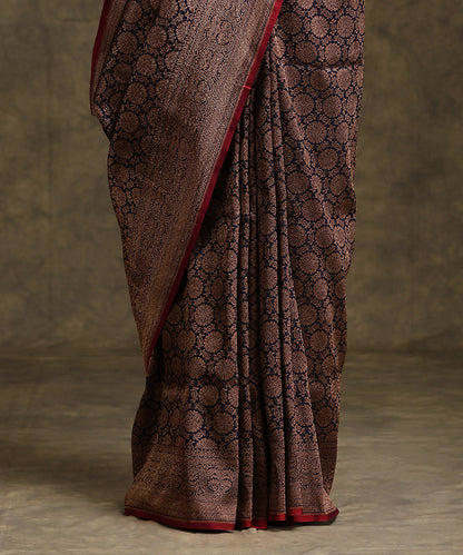 Handloom_Navy_Blue_Pure_Katan_Silk_Kimkhab_Banarasi_Saree_With_Maroon_Selvedge_WeaverStory_04