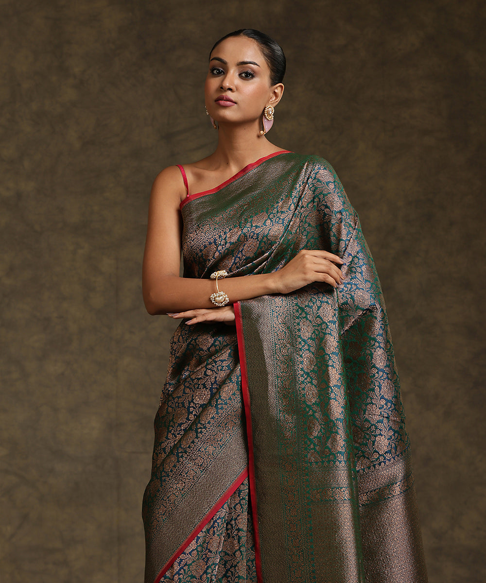 Peacock_Green_Double_Shade_Handloom_Pure_Katan_Silk_Banarasi_Kimkhab_Maroon_Selvedge_Saree_WeaverStory_01