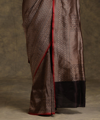 Handloom_Black_Pure_Katan_Silk_Kimkhab_Banarasi_Saree_With_Maroon_Selvedge_WeaverStory_04