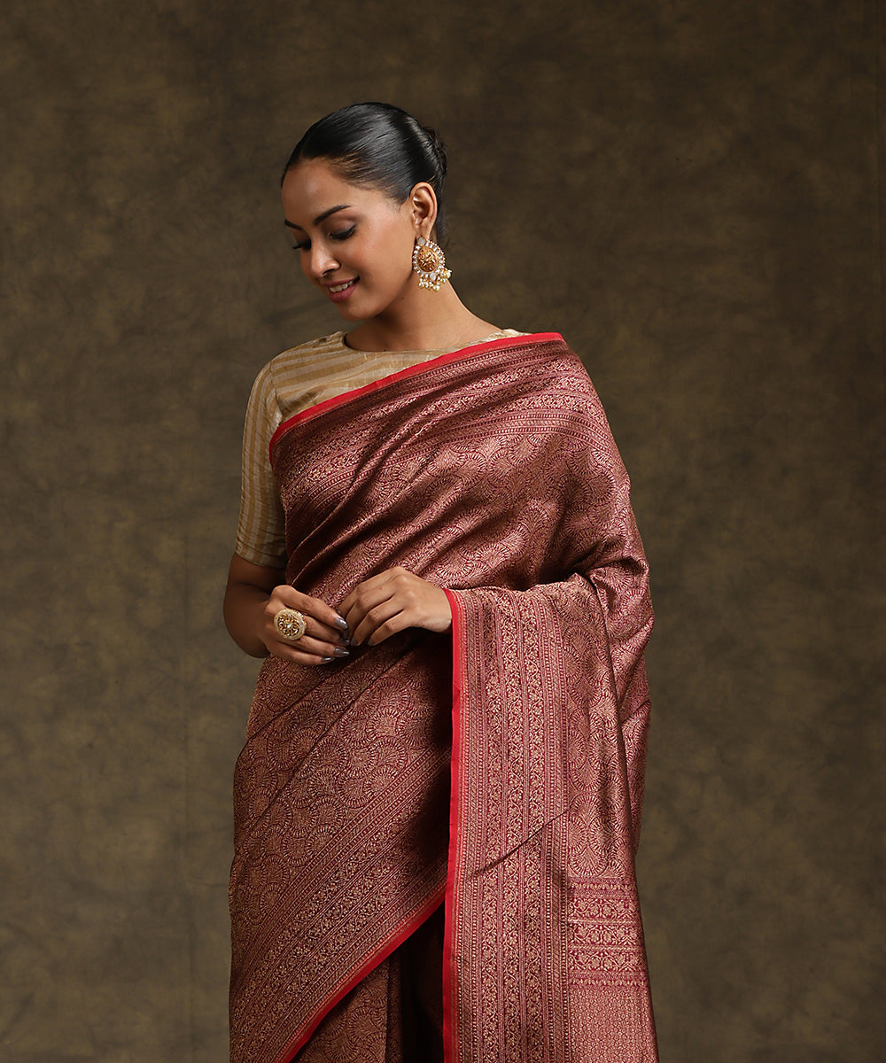 Dark_Purple_Handloom_Pure_Katan_Silk_Kimkhab_Banarasi_Saree_With_Magenta_Selvedge_WeaverStory_01