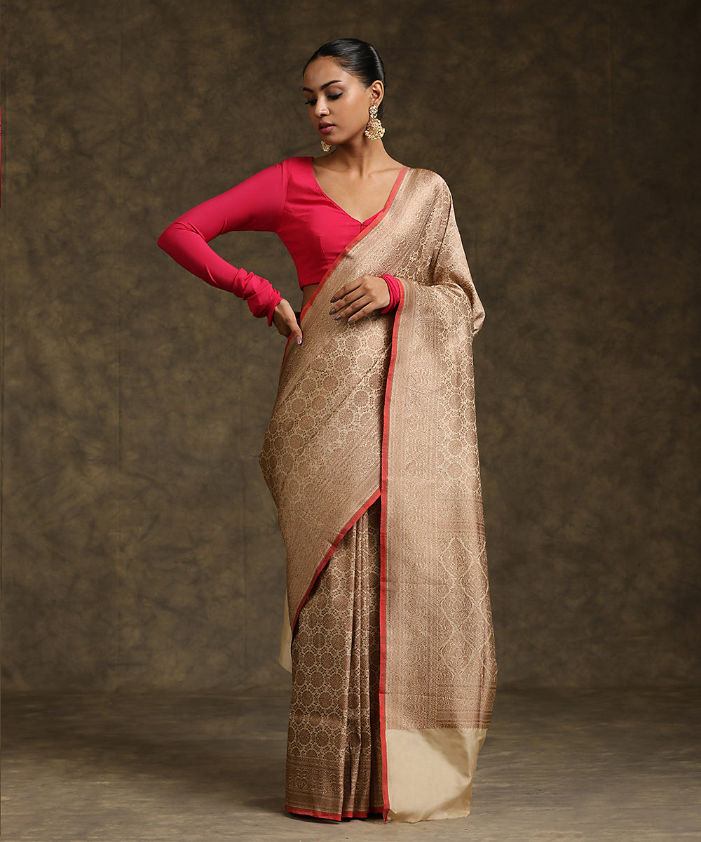 Cream_Handloom_Pure_Katan_Silk_Kimkhab_Banarasi_Saree_With_Red_Selvedge_WeaverStory_02