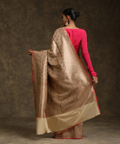 Cream_Handloom_Pure_Katan_Silk_Kimkhab_Banarasi_Saree_With_Red_Selvedge_WeaverStory_03