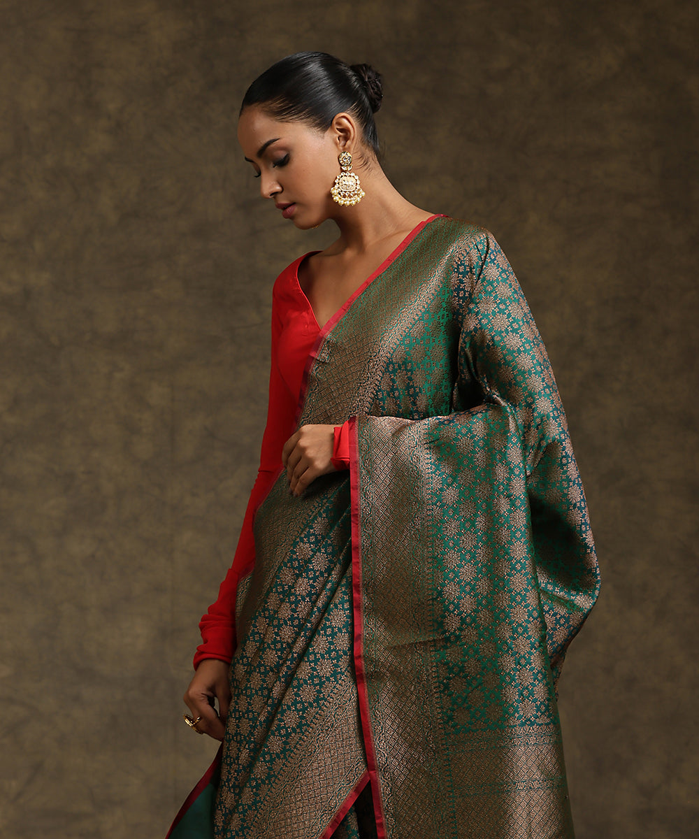 Handloom_Green_Double_Shade_Pure_Katan_Silk_Kimkhab_Banarasi_Saree_With_Maroon_Selvedge_WeaverStory_01