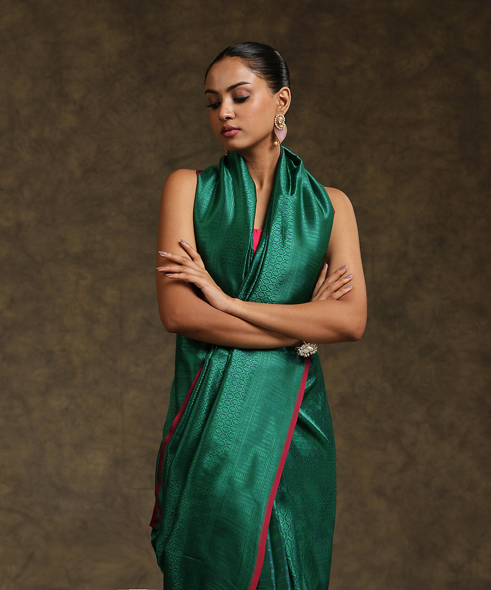 Handloom_Green_Pure_Katan_Silk_Tanchoi_Banarasi_Saree_With_Green_Resham_Work_WeaverStory_01
