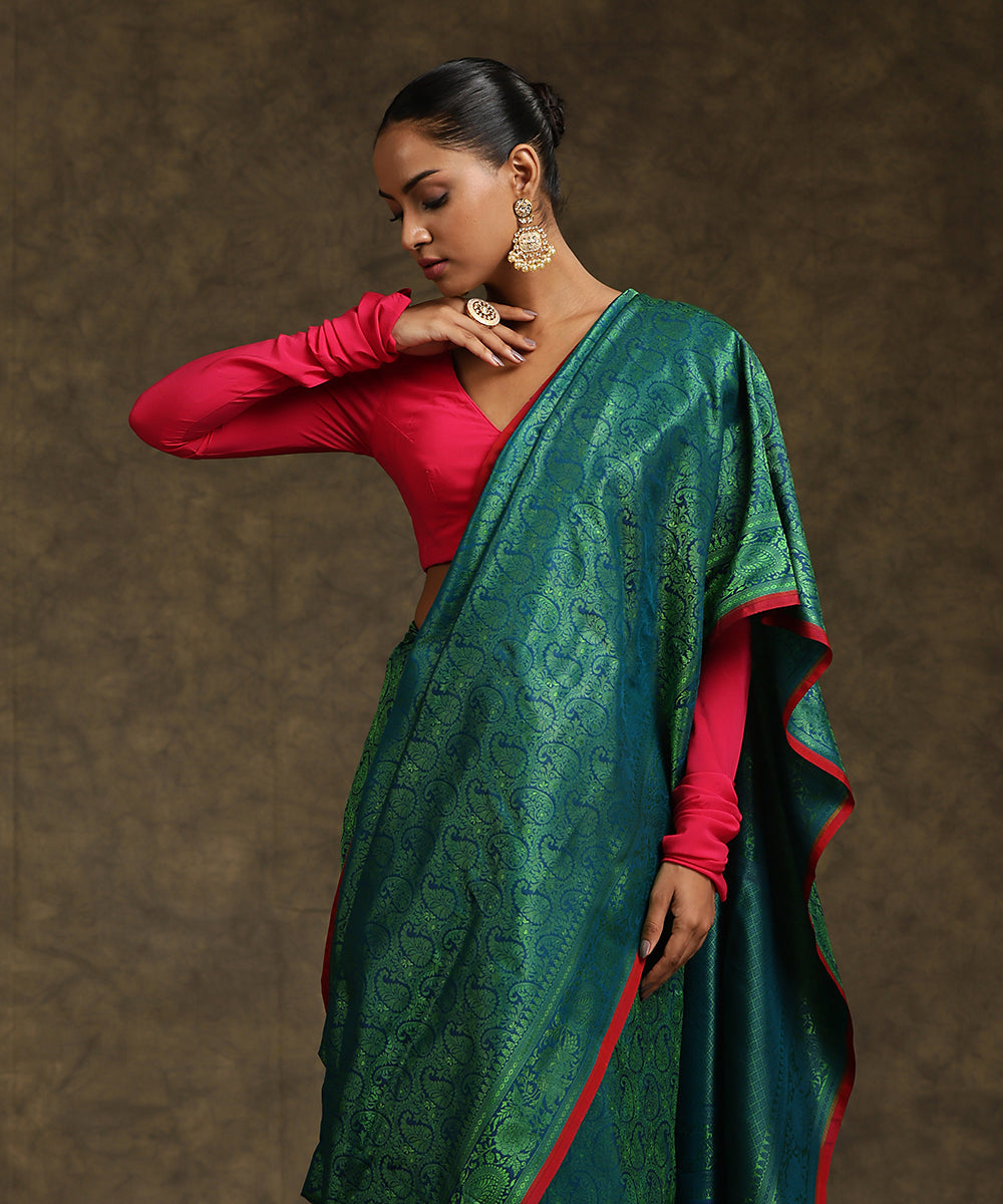 Handloom_Peacock_Green_Pure_Katan_Silk_Tanchoi_Banarasi_Saree_With_Light_Green_Resham_Work_WeaverStory_01