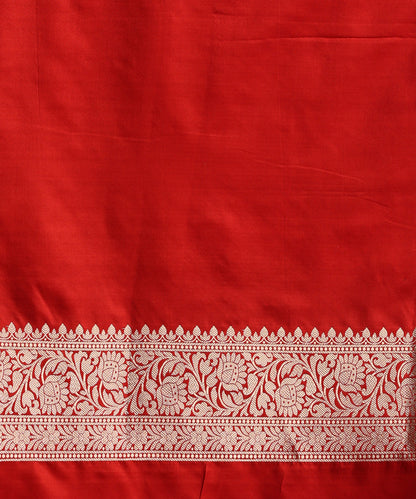 Handloom_Red_Pure_Katan_Silk_Banarasi_Saree_With_All_Over_Sona_Rupa_Cutwork_Jaal_WeaverStory_05