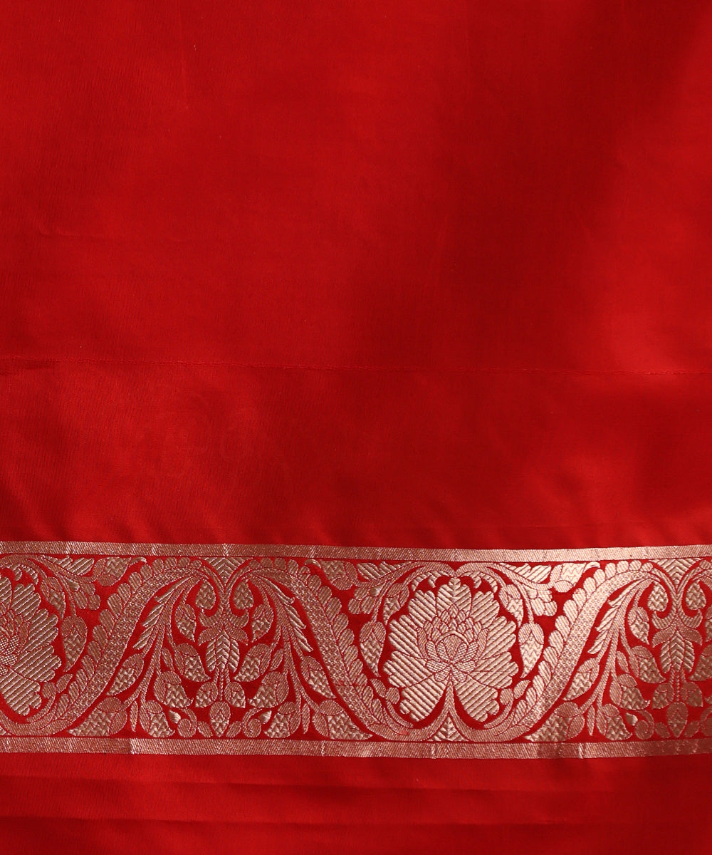 Red_Handloom_Pure_Katan_Silk_Banarasi_Saree_With_All_Over_Gold_Zari_Cutwork_Jaal_WeaverStory_05