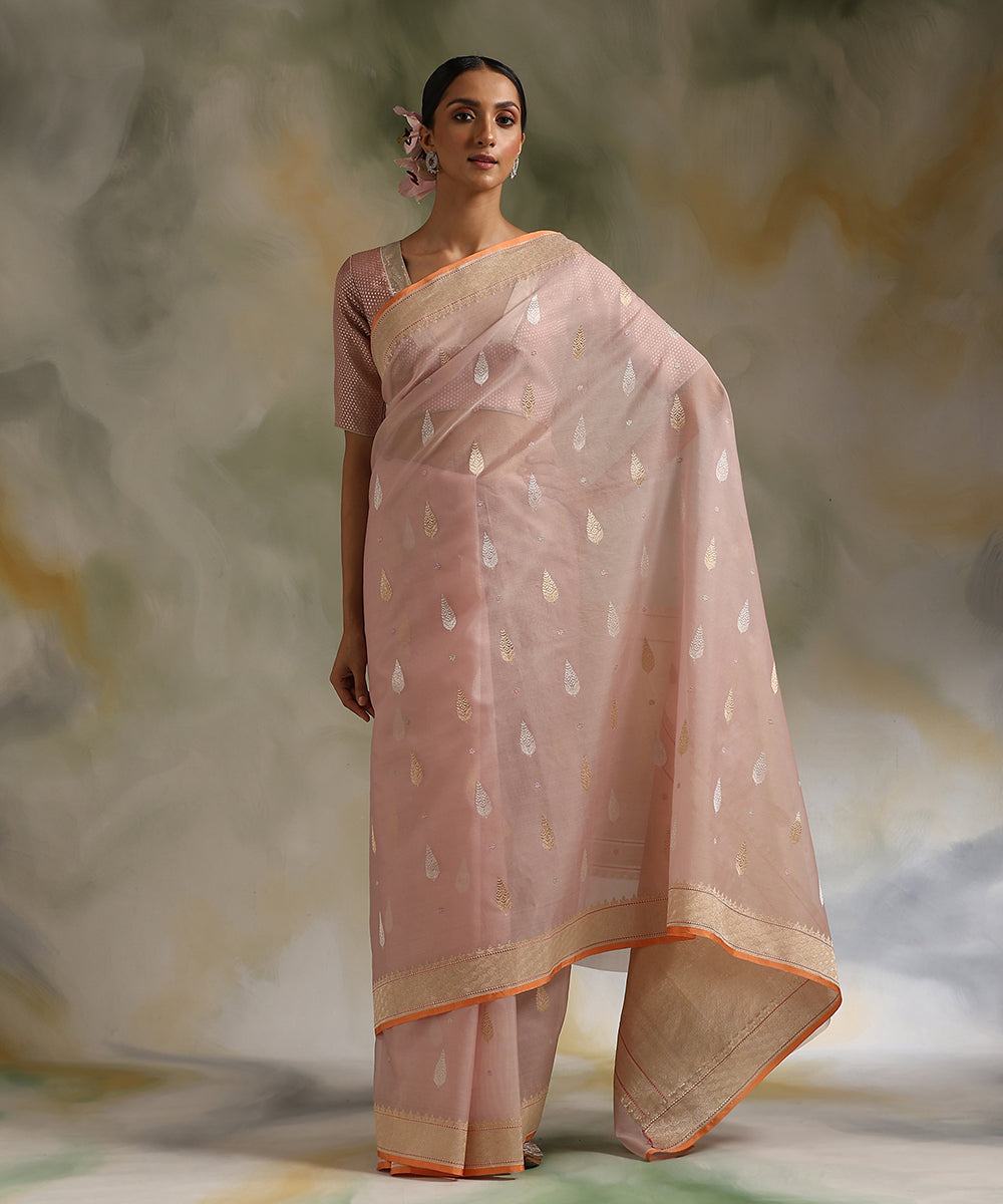 Handloom_Light_Pink_Pure_Kora_Silk_Banarasi_Saree_With_All_Over_Sona_Rupa_Booti_WeaverStory_02