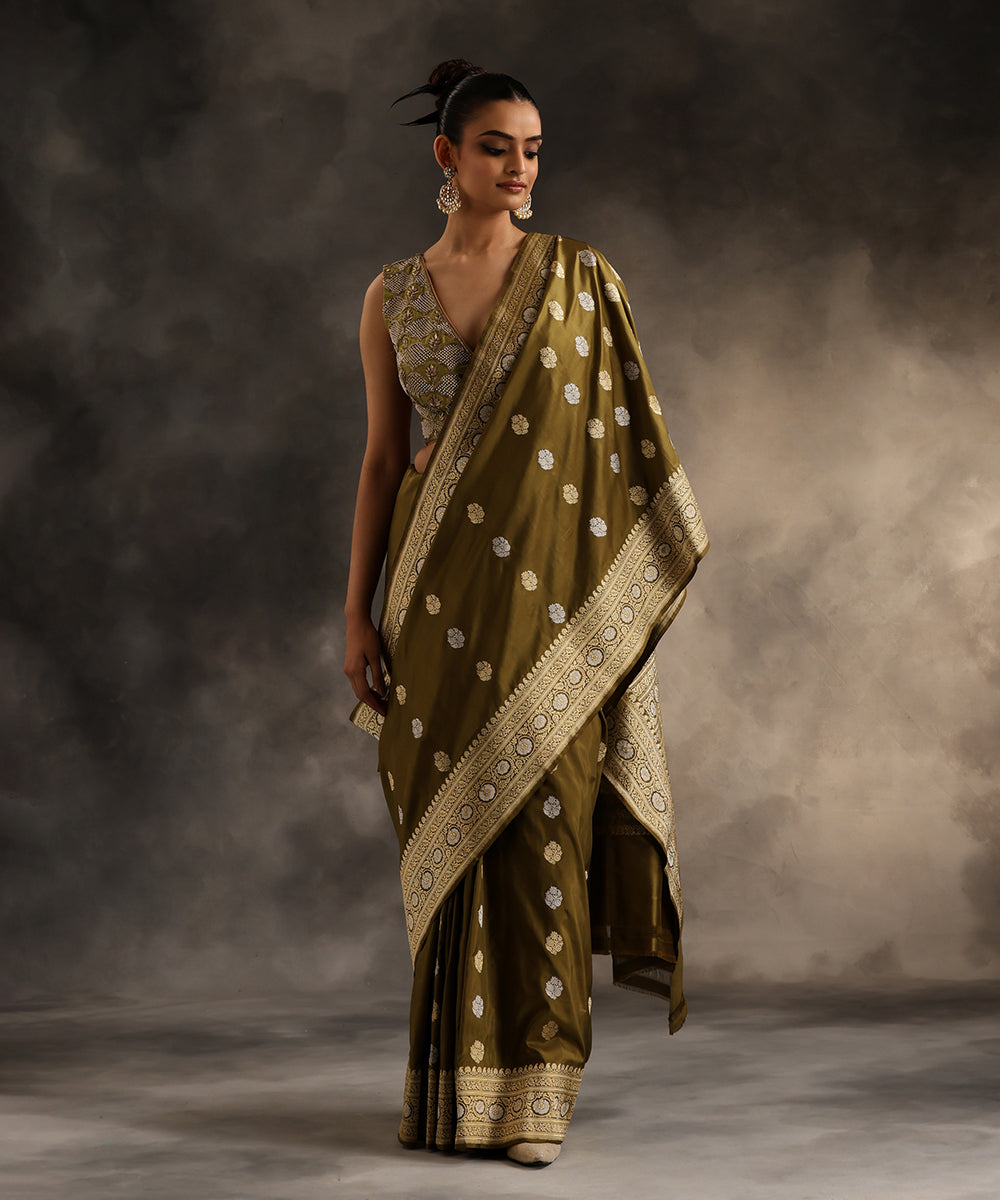 Handloom_Heena_Green_Pure_Katan_Silk_Banarasi_Sona_Rupa_Kadhwa_Booti_With_Border_Saree_WeaverStory_02