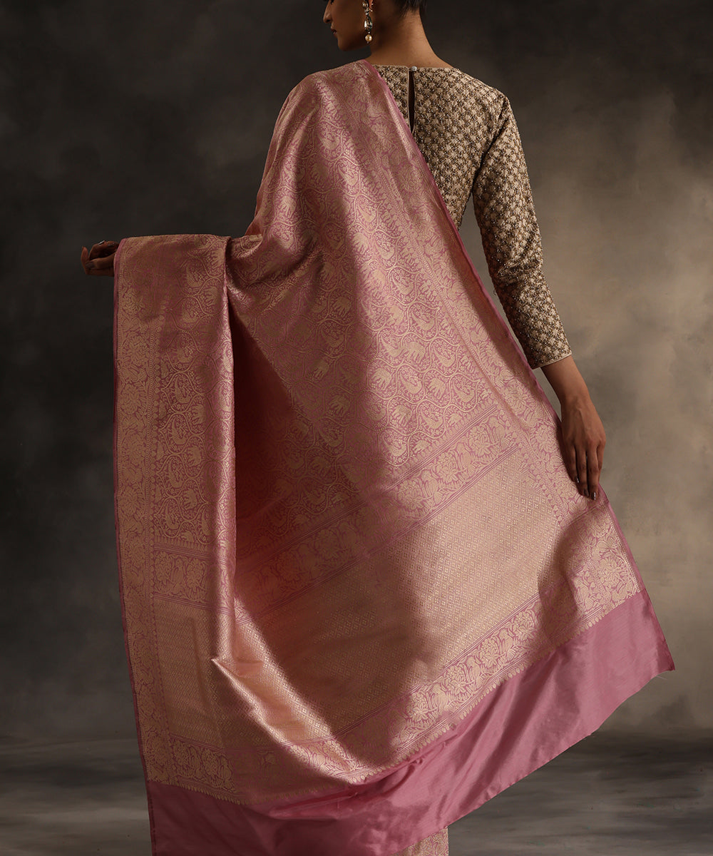 Pastel_Pink_Handloom_Pure_Katan_Silk_Kimkhab_Banarasi_Saree_With_Booti_WeaverStory_03