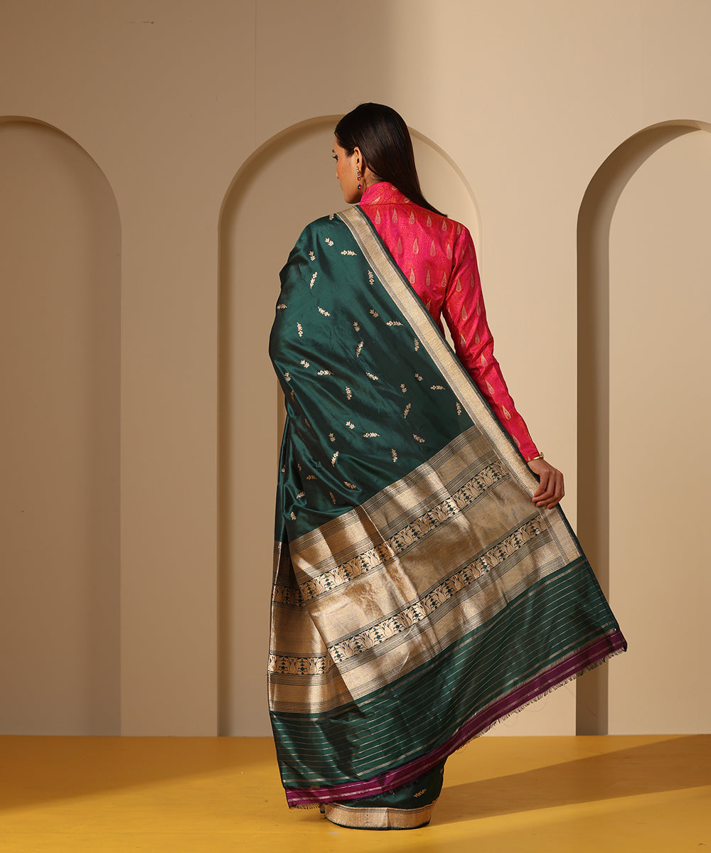 Bottle_Green_Handloom_Pure_Katan_Silk_Banarasi_Saree_With_Kadhwa_Booti_WeaverStory_03