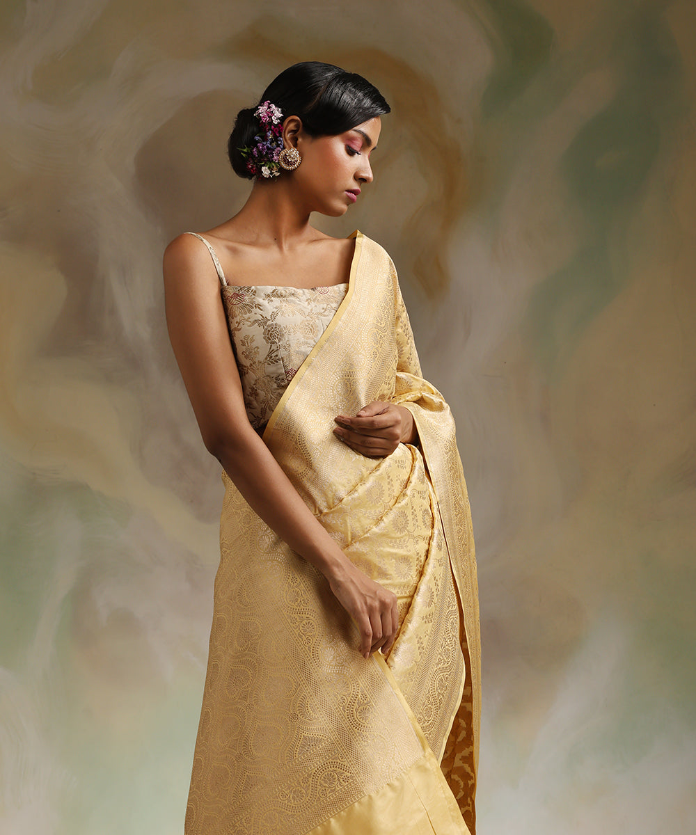 Handloom_Daffodil_Yellow_Pure_Katan_Silk_Banarasi_Saree_With_Cutwork_Jaal_WeaverStory_01