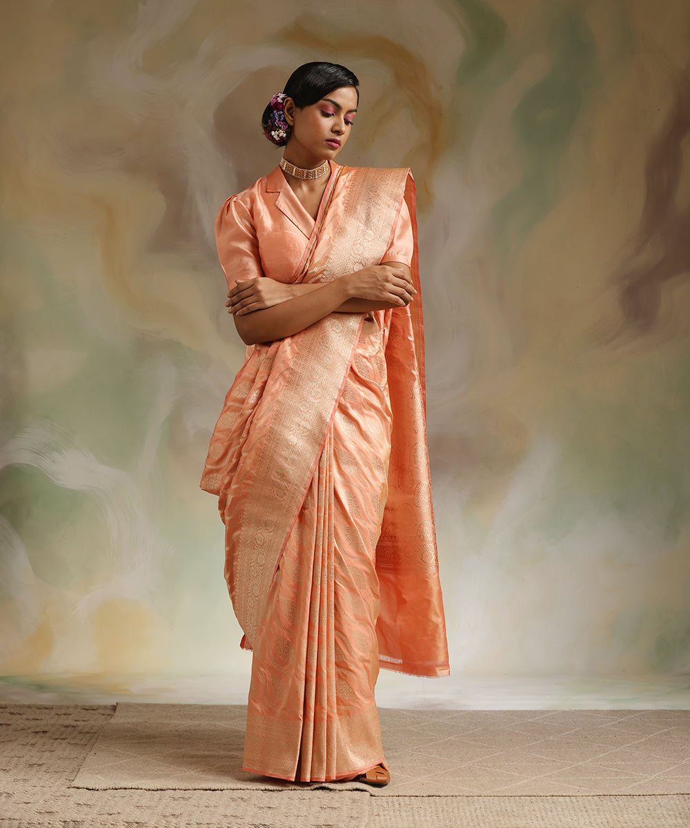 Handloom_Pastel_Peach_Double_Shade_Pure_Katan_Silk_Banarasi_Saree_With_Cutwork_Jaal_WeaverStory_02